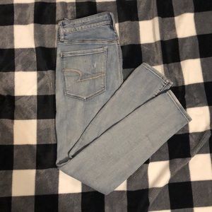 American Eagle Distressed jeans
